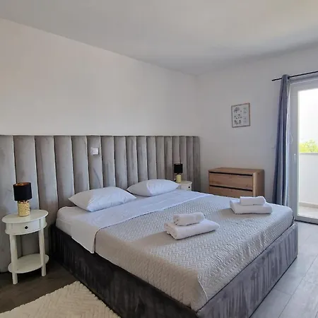 Charming Eva Apartment Split