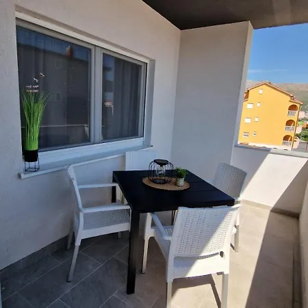 Charming Eva Apartment Split